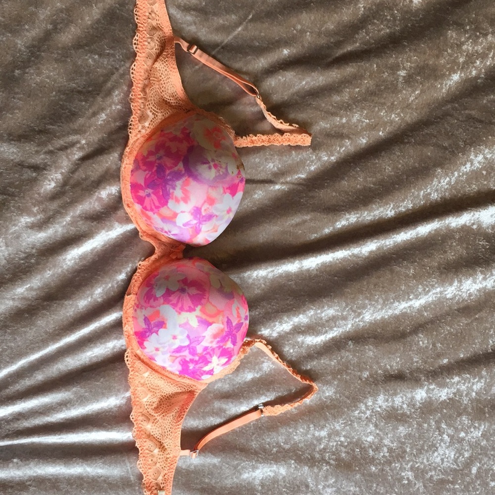 Victoria’s Secret PINK bra